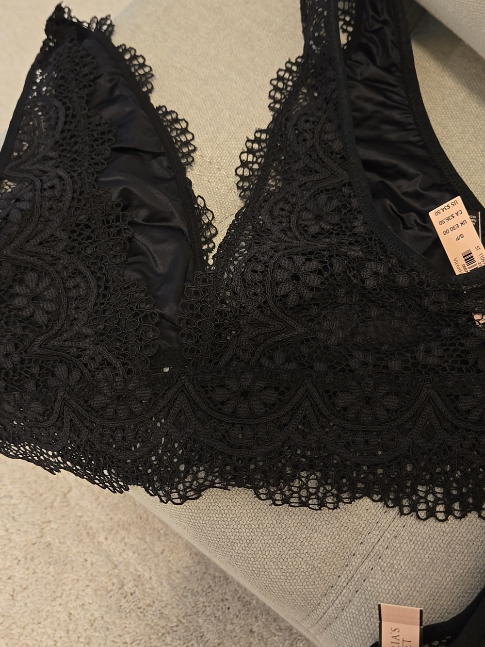 Bundle of Victoria's Secret - Bra & Panties - Picture 8 of 9